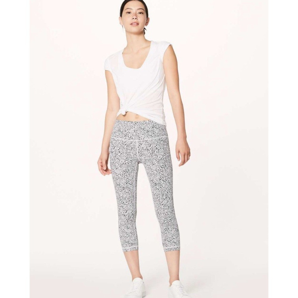Lululemon Wunder Under Hi Rise Cropped Leggings Full on Luxtreme‎ Daisy Flower 6